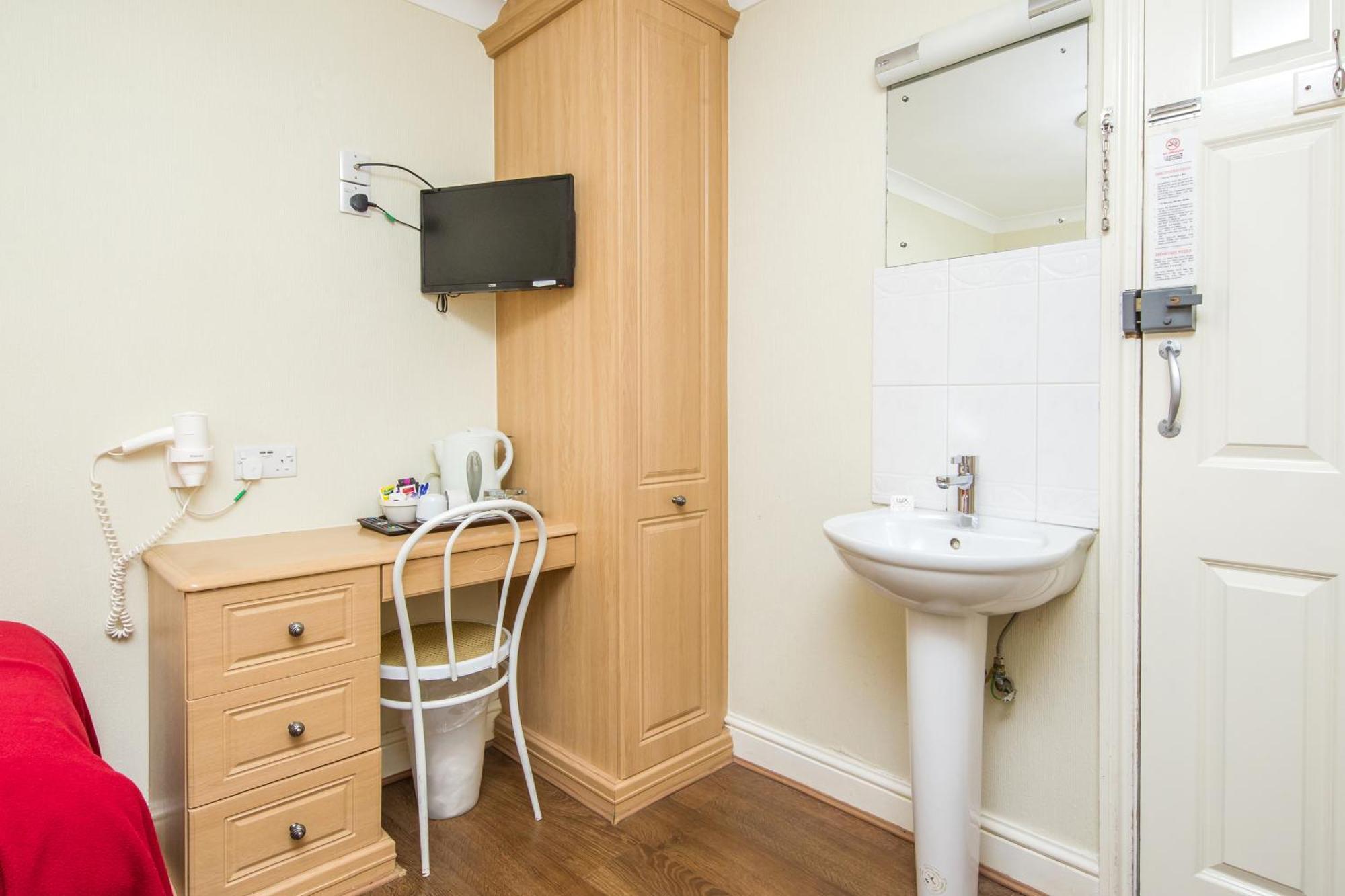 Chambre Triple avec Salle de Bains Privative